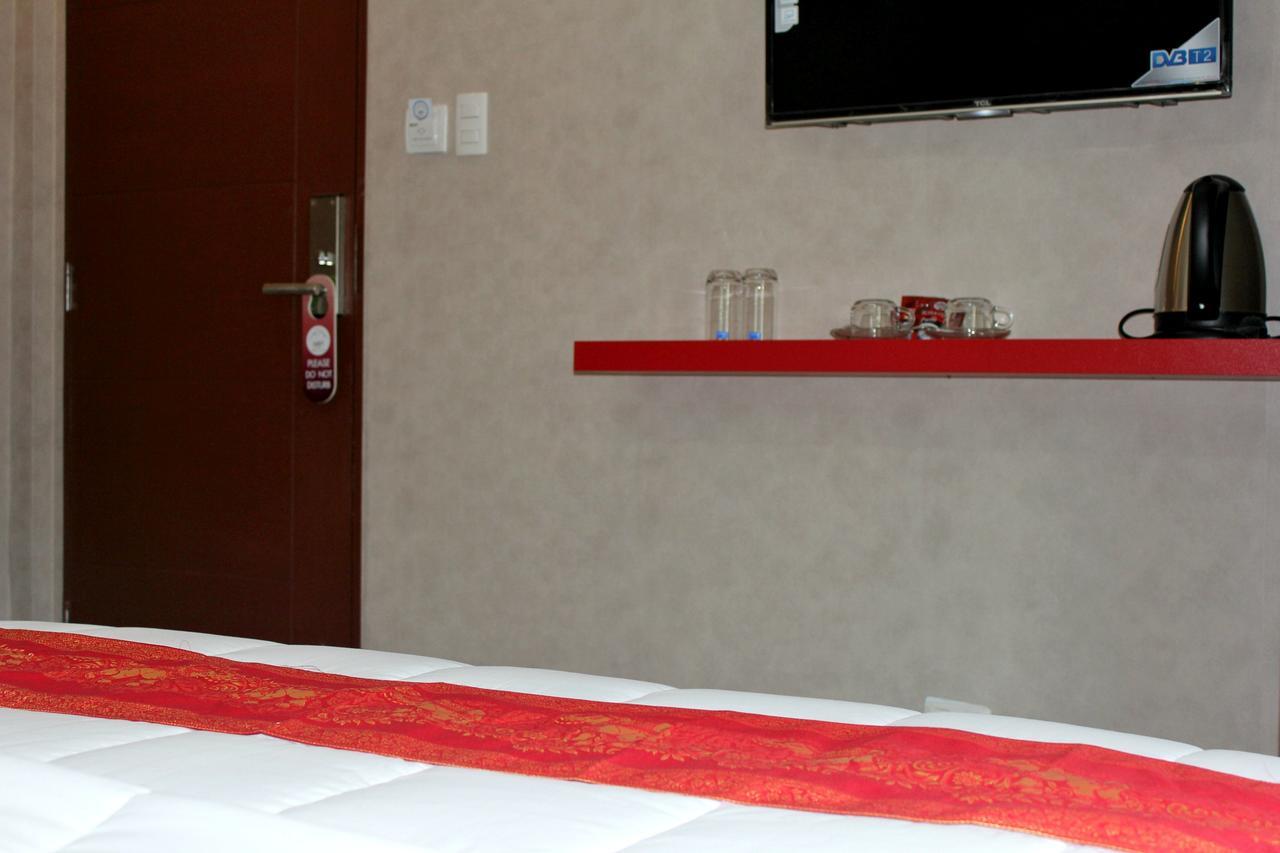 Everest Boutique Hotel Бангкок Экстерьер фото