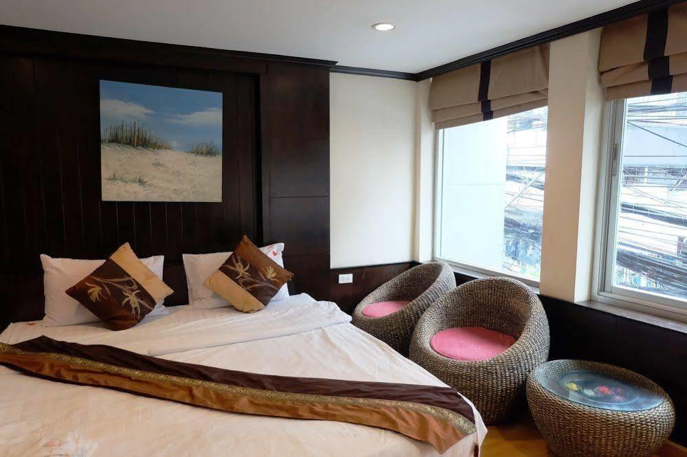 Everest Boutique Hotel Бангкок Экстерьер фото